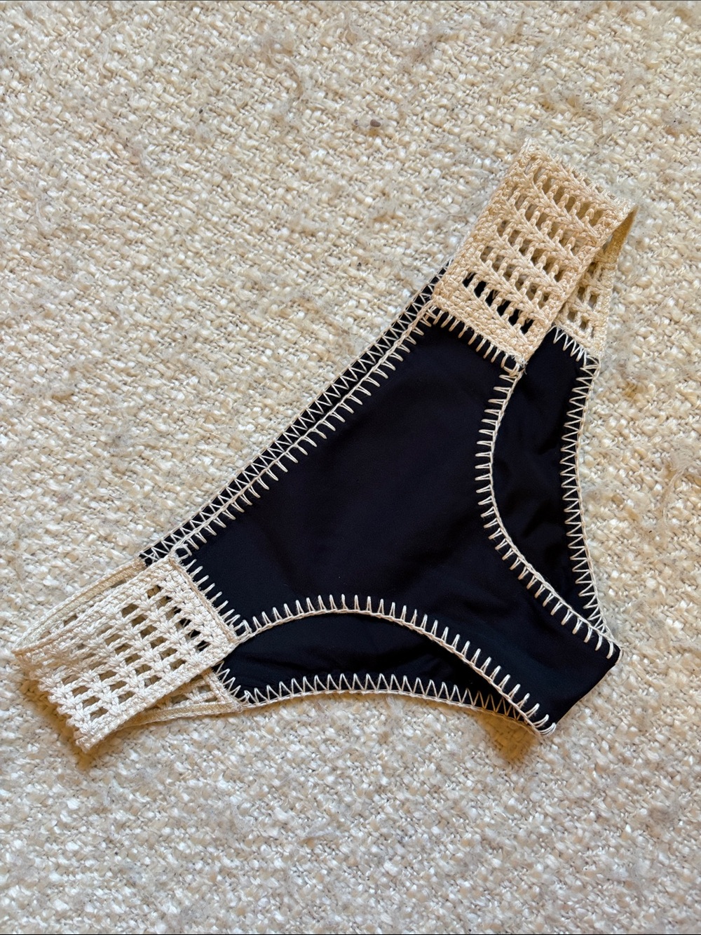 🏝️ NWOT VICTORIAS SECRET WOMENS SIZE SMALL BLACK CROCHET HIP BIKINI BOTTOM
